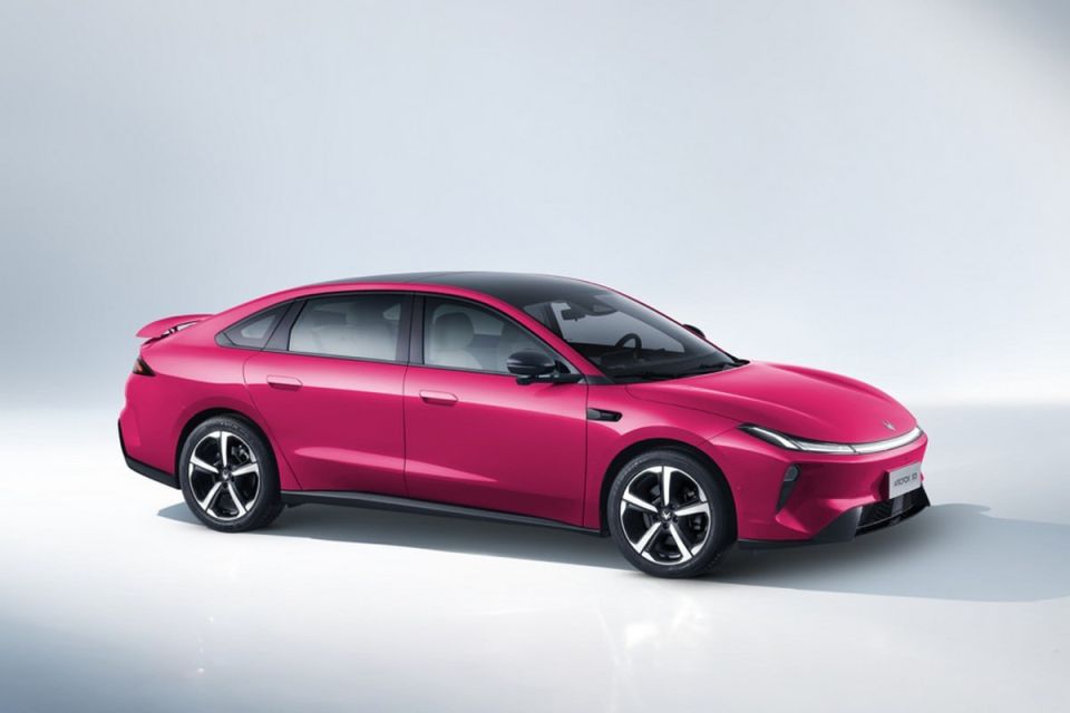 9.500 Dolarlık Elektrikli Sedan Arcfox S3